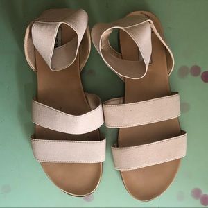 🚨REMOVING LISTING MAY 4🚨 Steve Madden peach sandals 🍑